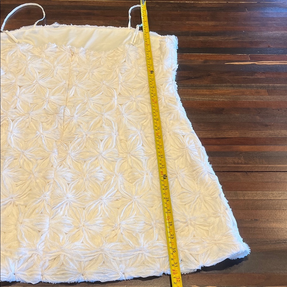 Astr The Label Large 3D Floral White Mini Dress - Picture 8 of 9